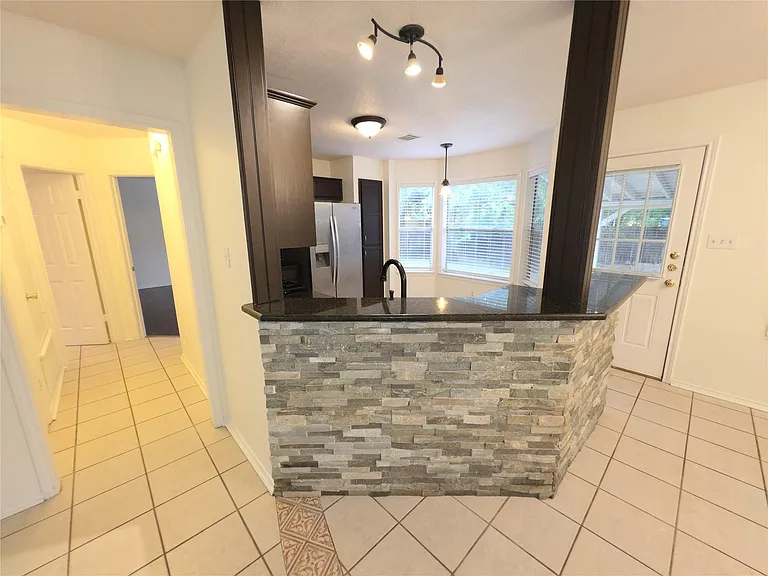 1600 Hollow Tree Blvd — Photo 12