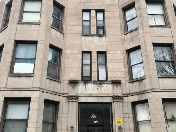 5th image of 730 W Cornelia Ave APT 307