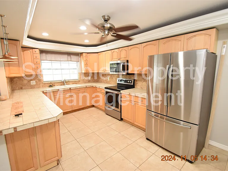 3827 Frostwood Ct — Photo 19