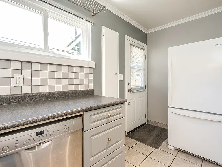 5885 Main St — Photo 6