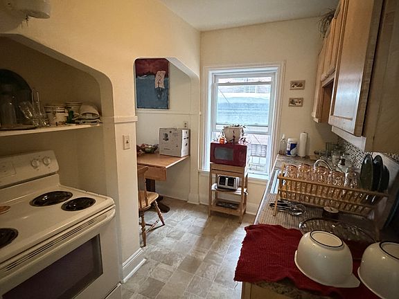 2nd image of 316 E 2nd St #11538533