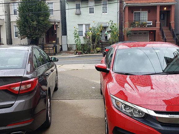5th image of 240 Baldwin Ave #1