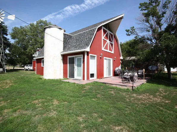 8 Cove, Elwood, NE 68937