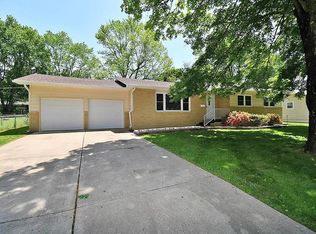 1912 S Sieger Dr, Springfield, MO 65804