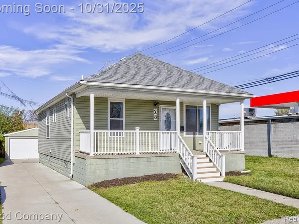 28 W Jarvis Ave, Hazel Park, MI 48030