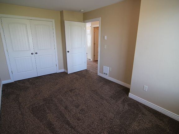 5th image of 225 Opal Ct APT 2H
