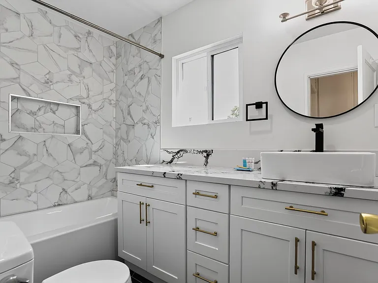 330 Eaton Dr #1 — Photo 28