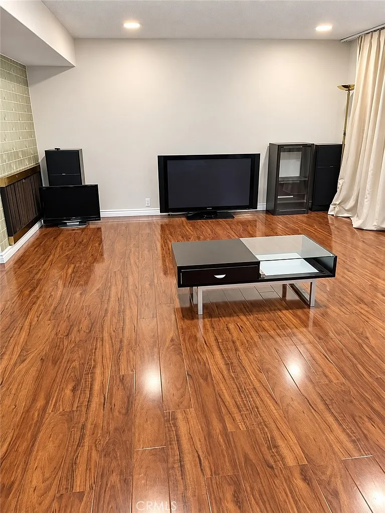 2 bed, 1703 sqft, $3,580 — Photo 4