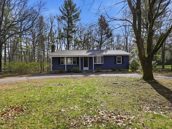 31 Family Ln, Westfield, MA 01085