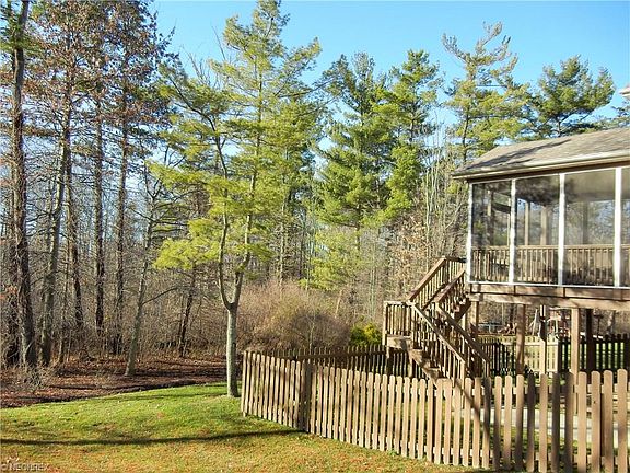 3rd image of 21385 Oakhurst Ln