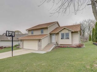 209 Ashberry Ln, Stoughton, WI 53589