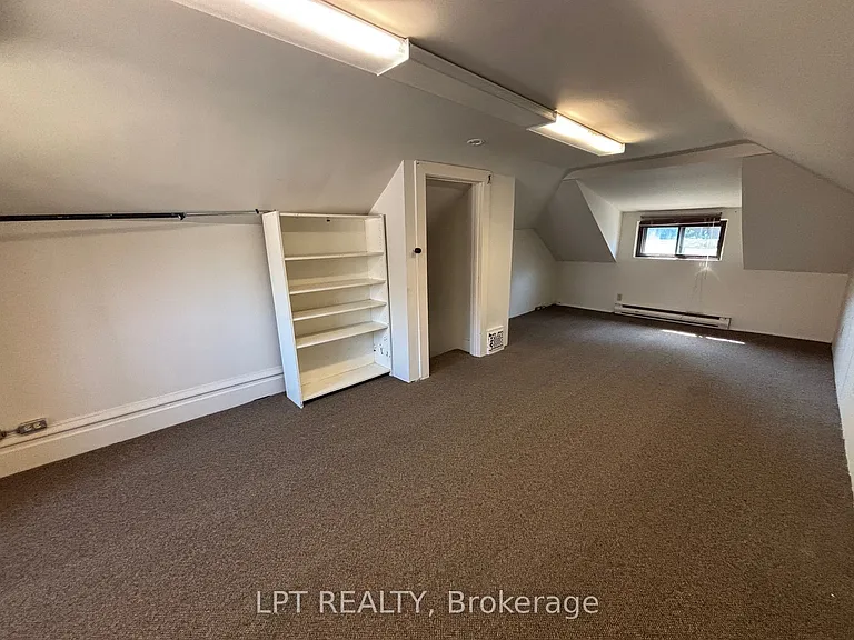 322 Waverley St W — Photo 15