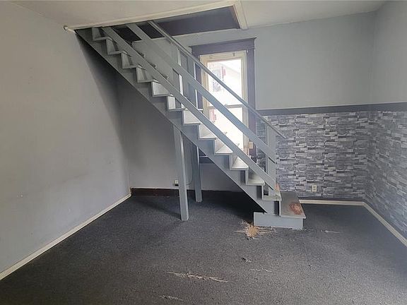 5th image of 343 Midridge Dr