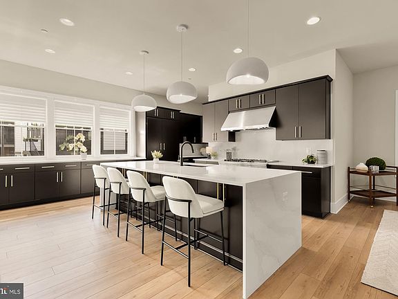 3rd image of 9725 Lantana Way
