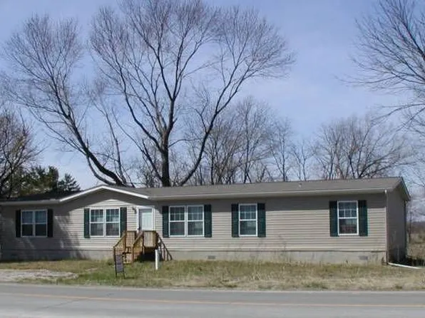 971 Lake Rd SE, Lancaster, OH 43130