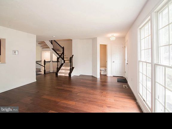 5th image of 12616 Wrightwood Ct