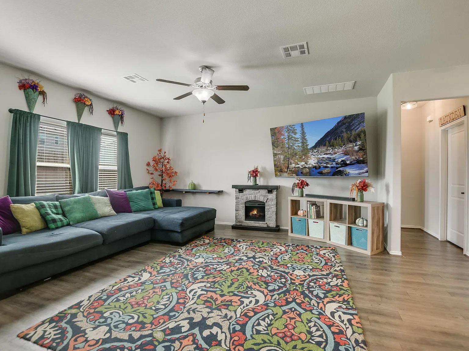 4 bed, 2.5 bath, 2479 sqft, $2,300 — Photo 3