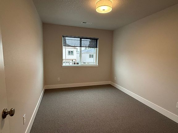5th image of 9803 NE 29th Ave