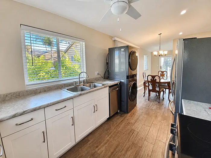 2885 Coral St #2 — Photo 6