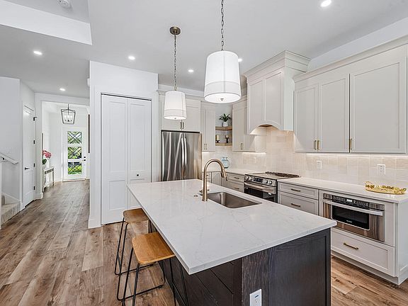 5th image of 7968 Cordoba Pl