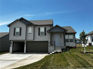 4011 NW 95th Ter, Kansas City, MO 64154