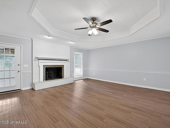 3rd image of 940 Tenby Dr