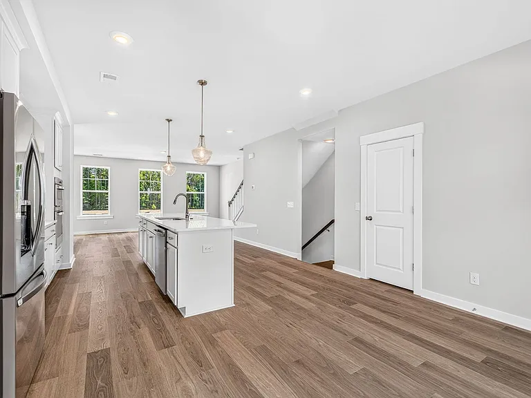 417 Talbot Dr — Photo 8
