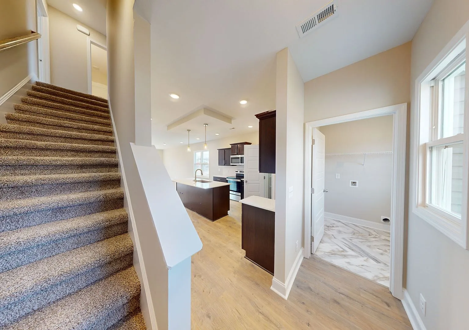 455 Mattingly Dr. — Photo 3