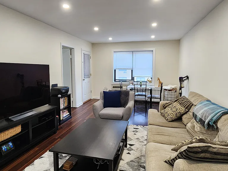 860 E Broadway #6J — Photo 5