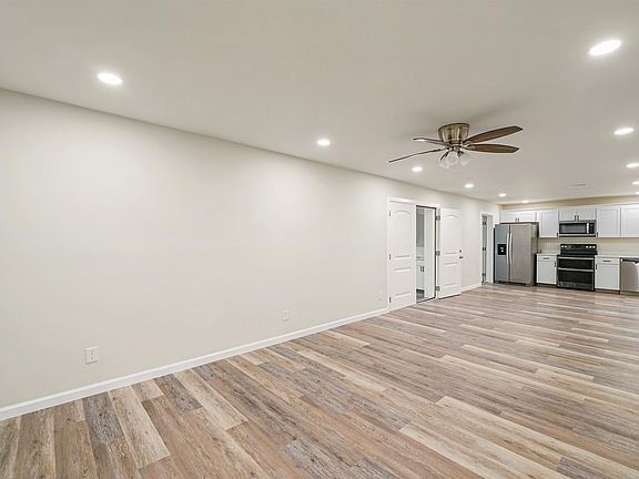 2nd image of 8524 Lincrest Dr W