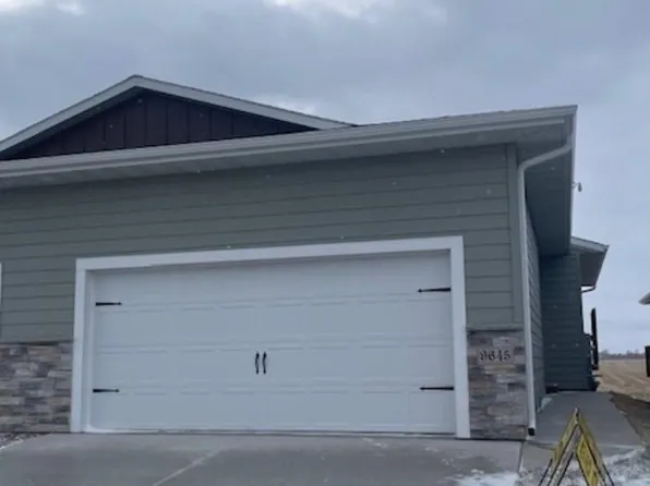 9645 W Tunis Dr, Sioux Falls, SD 57106