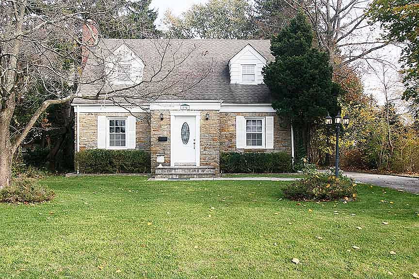 1st image of 134 Mayfair Ave