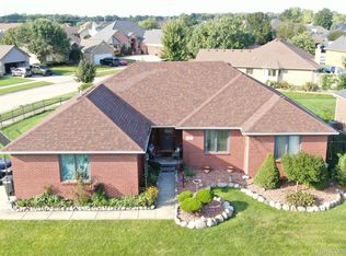 21397 Sabrina Dr, Macomb, MI 48044
