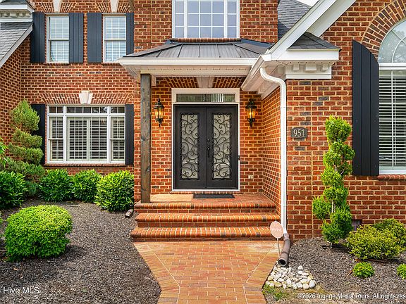 3rd image of 951 White Horse Drive