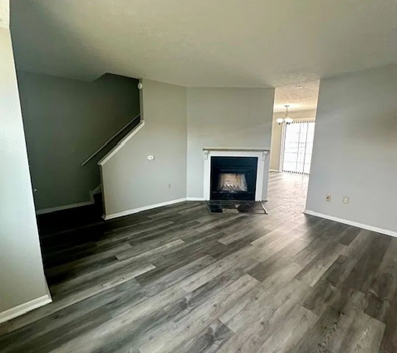 306-316 & 320 330 Northgate Ct