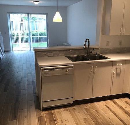 2nd image of 1849 Salerno Cir