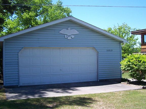 2nd image of 10919 Round Lake Dr #2