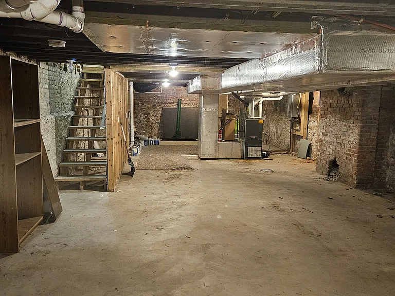 90 W Ross St — Photo 18