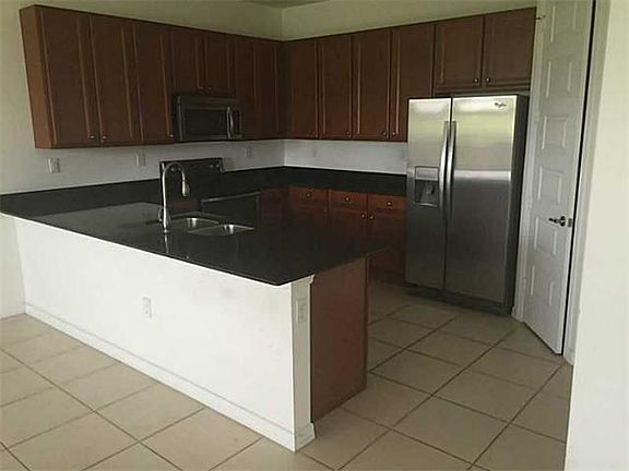 2nd image of 790 NE 191st Ter