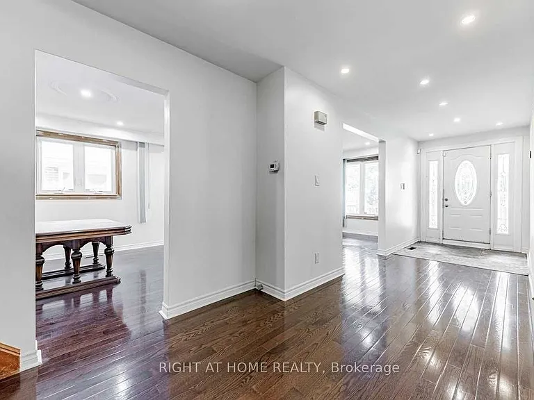 9 Chalet Rd — Photo 3