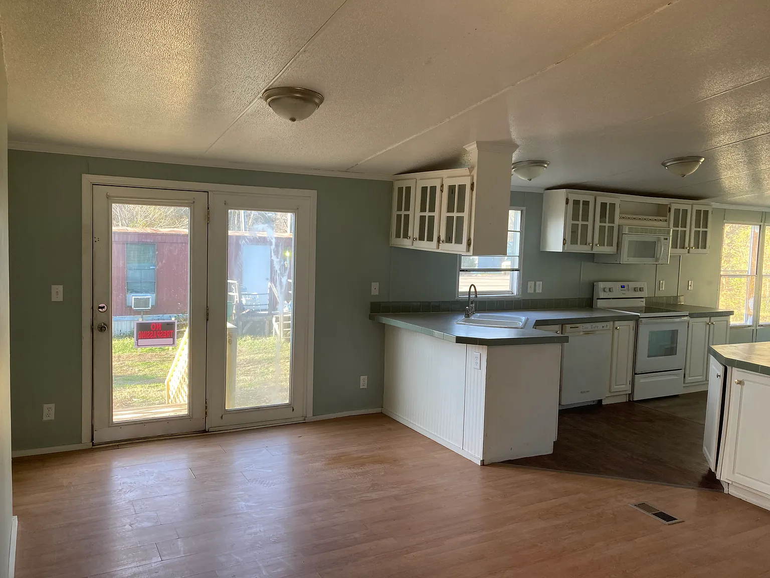 3 bed, $1,700 — Photo 3