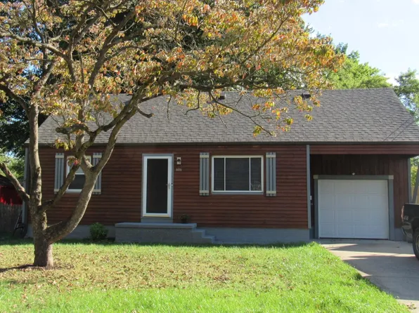 606 4th St NE, North Canton, OH 44720