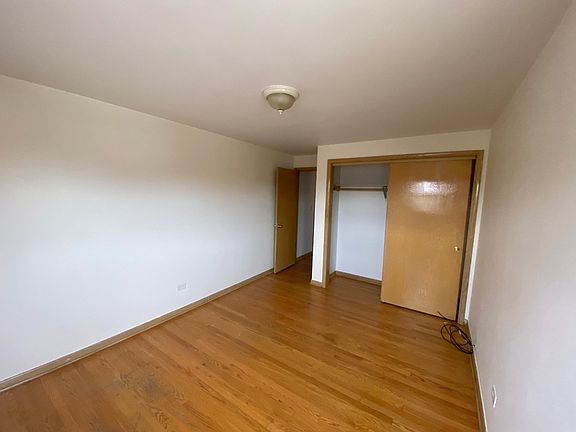 3rd image of 6800 Montrose Ave #2A