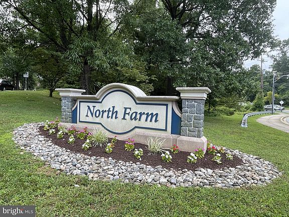 3rd image of 930 Farm Haven Dr