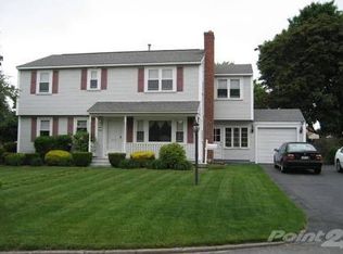 112 Plantation Dr, Cranston, RI 02920