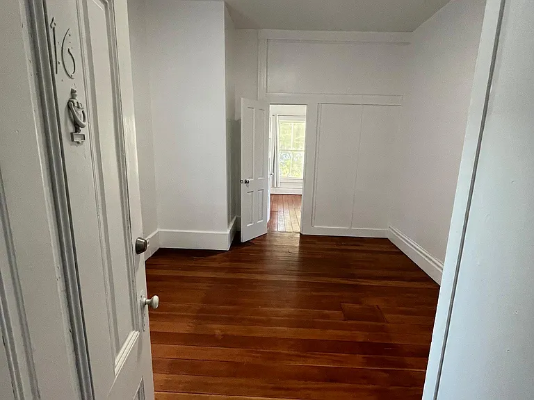 1419 De La Vina St #16 — Photo 2