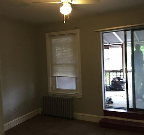 3rd image of 1613 W Ontario St