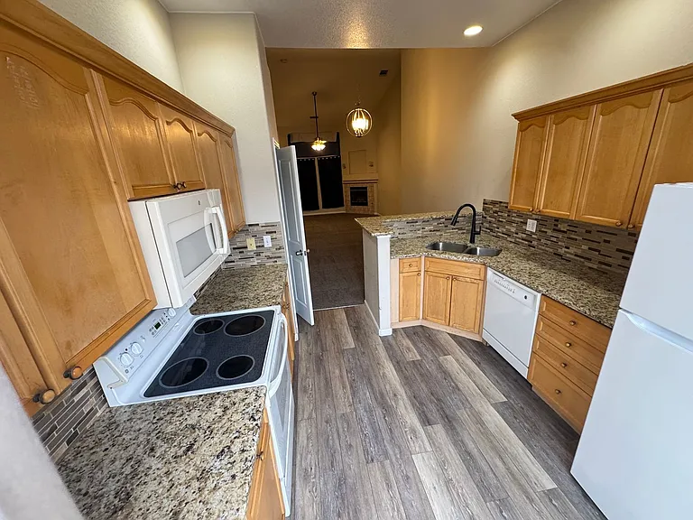 4005 S Dillon Way #205 — Photo 8