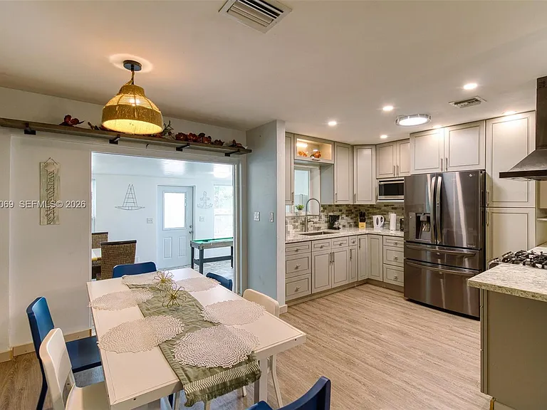 3039 Grant St — Photo 14