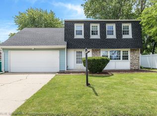 3380 Longford Dr, Joliet, IL 60431